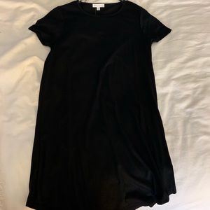oversized black t-shirt